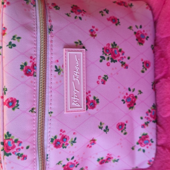 NWT Betsey Johnson Insulated Lunch Tote Bag Pink Roses Crossbody Shoulder Strap - Picture 3 of 11
